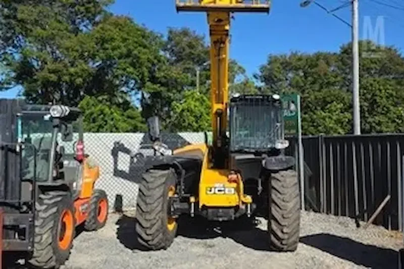 When Is a Reach Truck a Good Choice